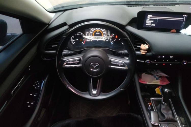 Used Mazda 3 Axela 2020 2.0L Automatic Luxury Version Steering Wheel