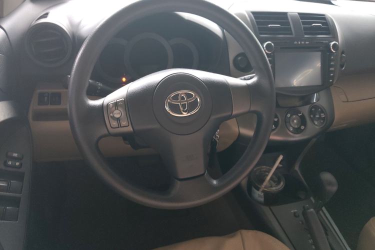 Used Toyota RAV4 2013 Special Edition 2.0L Automatic Classic Steering Wheel