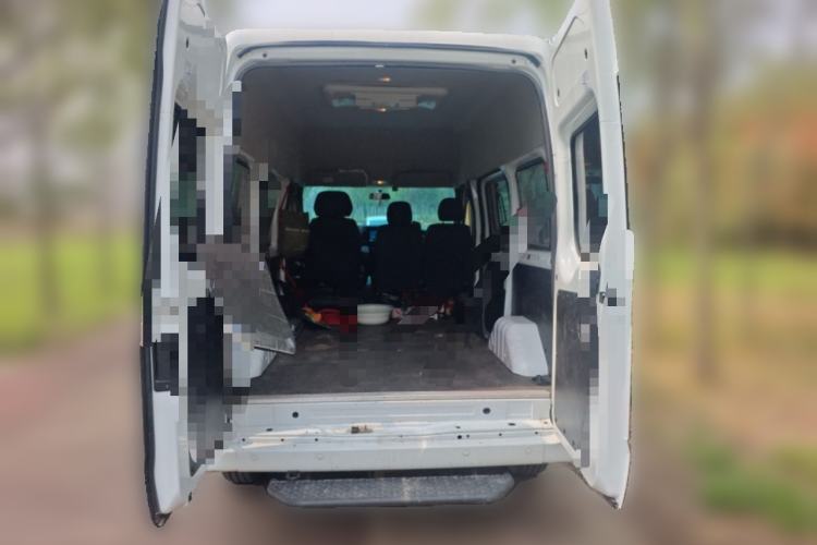 Used JMC Fushun 2022 2.0T Manual Multi-Function Passenger Vehicle Short Wheelbase Mid-Height Roof 6-Seater
