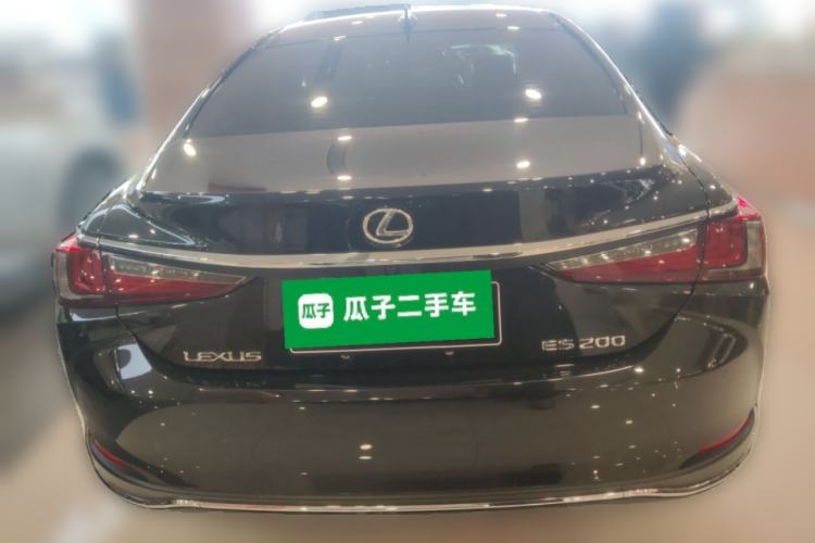 Used Lexus ES 2023 200 Excellence Edition Rear