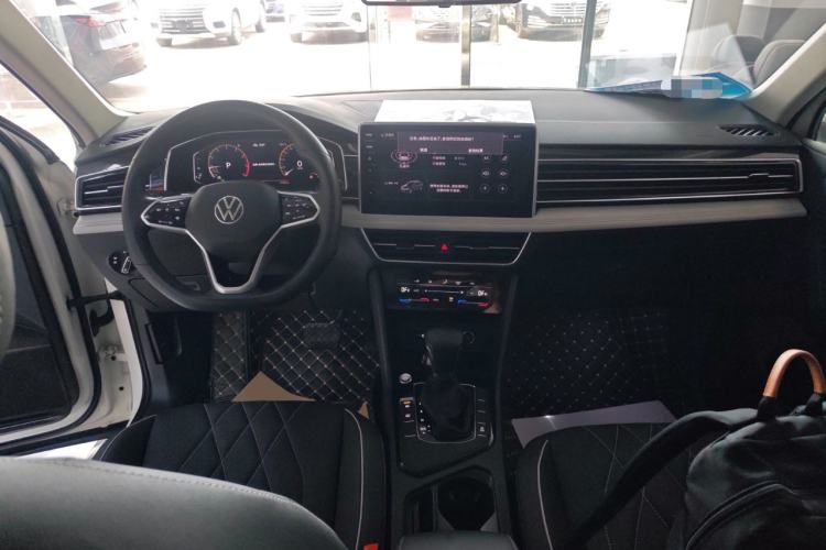 Used Volkswagen Tiguan L 2022 330TSI Automatic Two-Wheel Drive Smart Edition Center Console