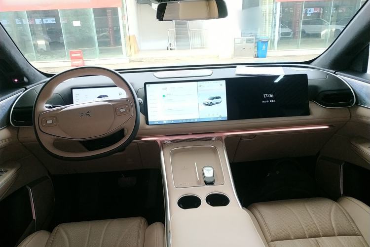 Used XPeng G9 2025 625 Long-Range Max Interior 2