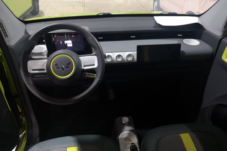 Used Wuling Hongguang MINIEV 2022 GAMEBOY 200km Gaming Edition with Lithium Iron Phosphate Center Console