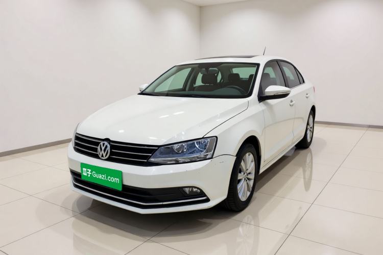 Używany Volkswagen Sagitar 2015 230TSI Automatic Comfort Version