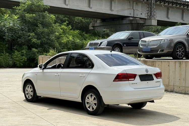 Used Volkswagen Santana 2015 1.4L Manual Fashion Edition Exterior 4