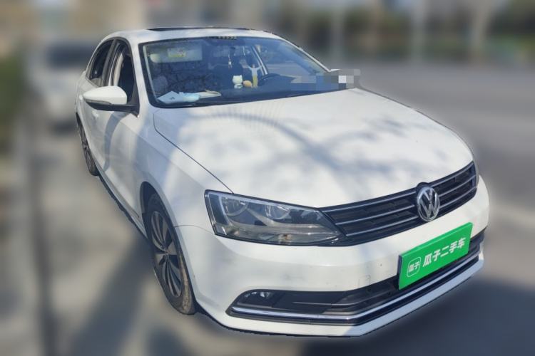 Used Volkswagen Sagitar 2018 280TSI DSG Comfort Model Front Right 45 Deg