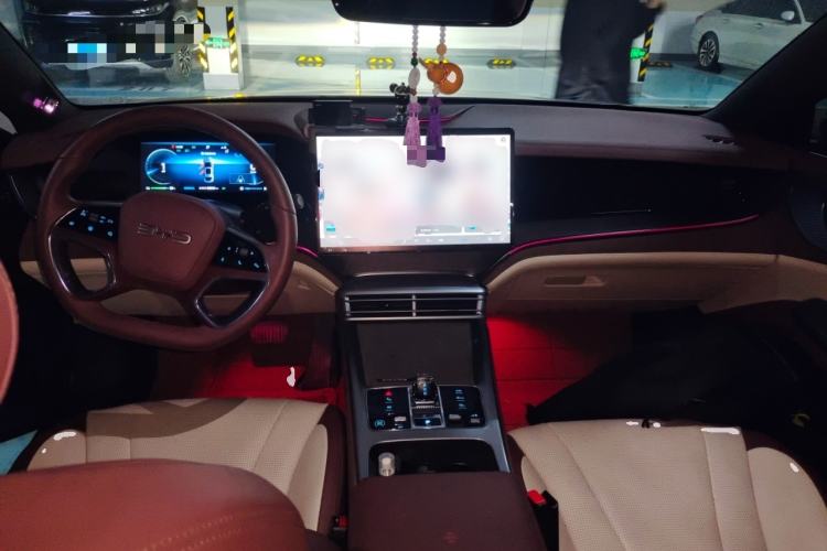 Used BYD Seal 2023 DM-i 1.5T 121km Prestige Model Center Console