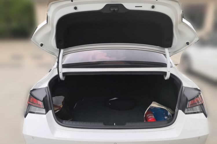 Used Hyundai Elantra 2022 1.5L CVT LUX Prestige Edition
