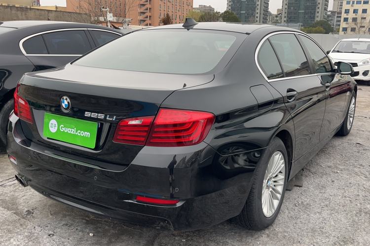 Used BMW 5 Series 2014 525Li Leading Model
