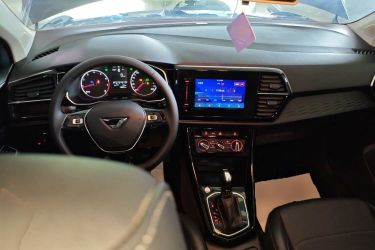 Used Jetta VS5 2022 280TSI Automatic Enjoyment Pro Trim Center Console