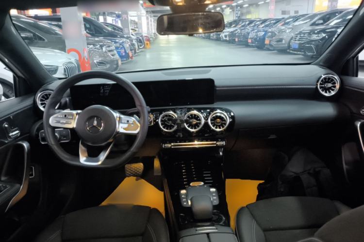 Used Mercedes-Benz A-Class 2021 A 200 L Sport Sedan Fashion Model
