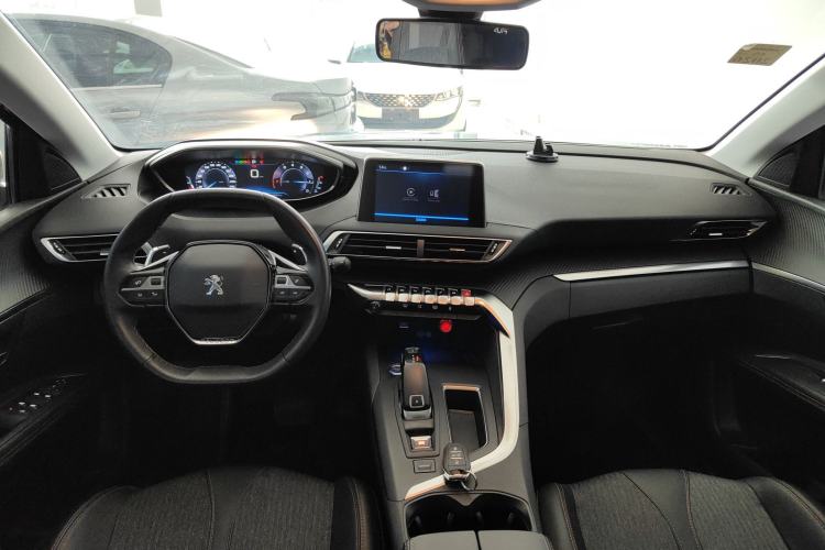 Used Peugeot 5008 2017 380THP 7-Seater Elite Edition Center Console