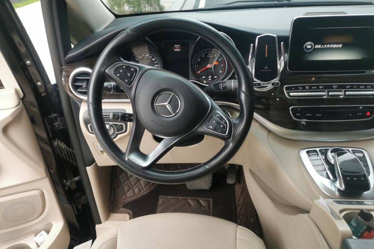 Used Mercedes-Benz V-Class 2018 V 260 Avantgarde Edition China VI Steering Wheel