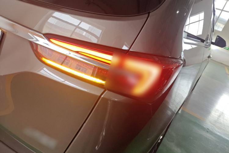 Used Buick GL8 2023 Facelifted Land Cruiser Executive Luxury Version
