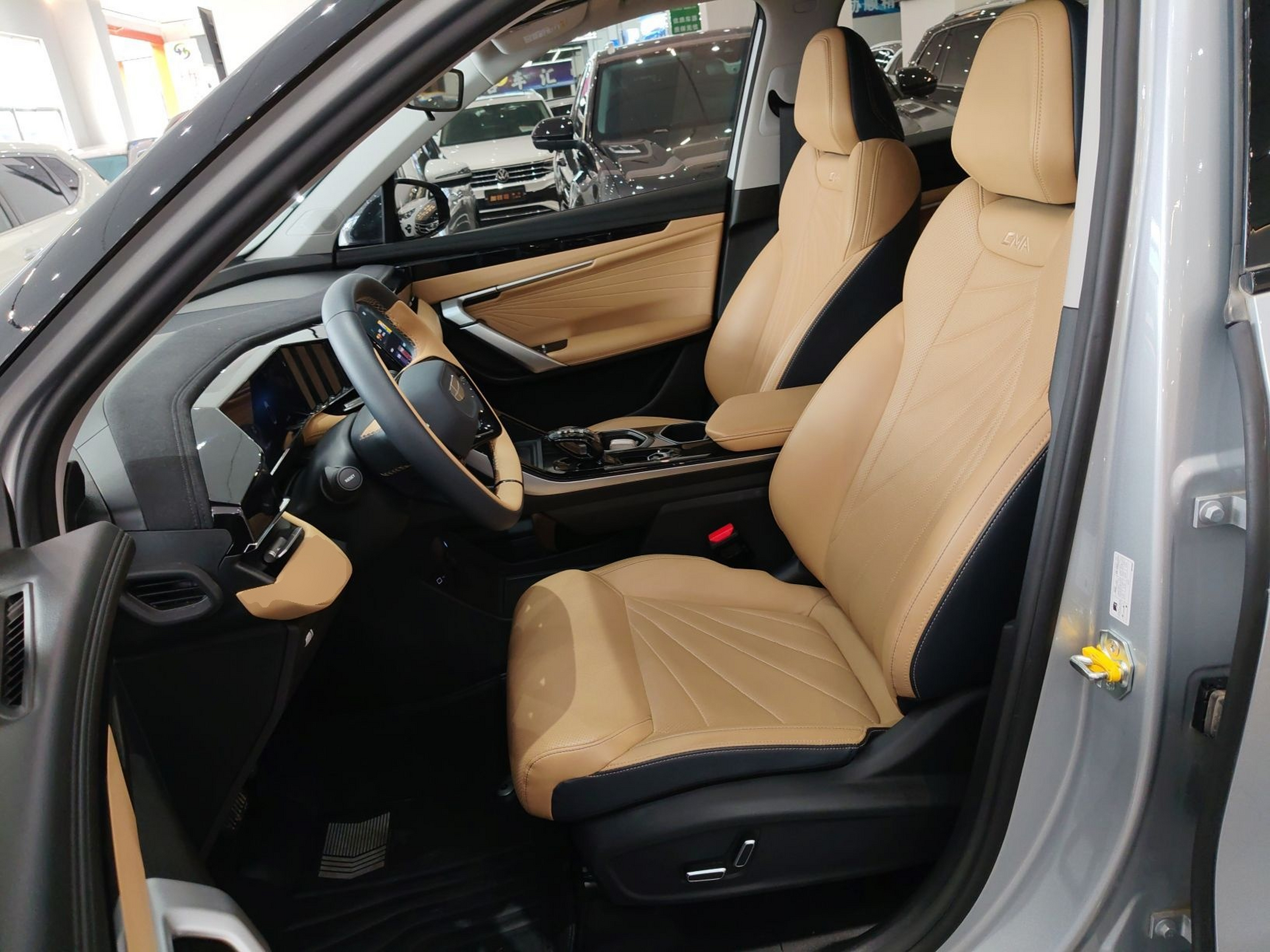 Переднее сиденье в автомобиле