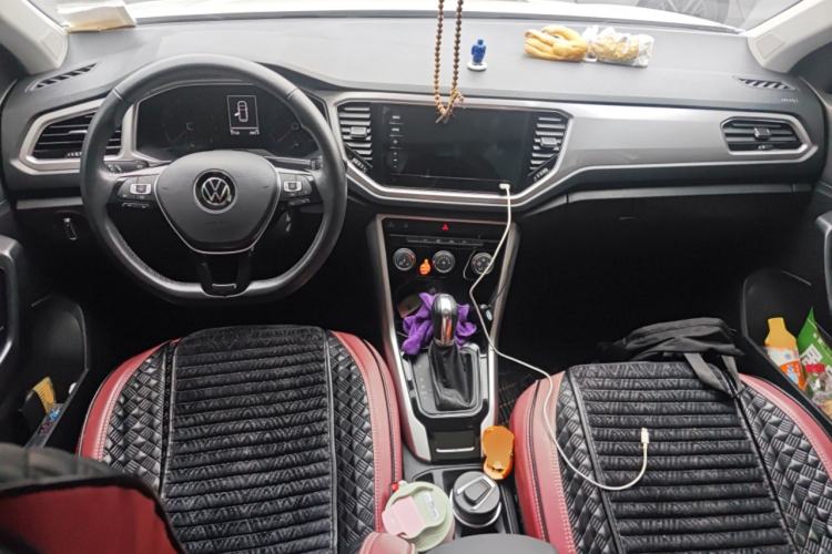 Used Volkswagen T-ROC 2021 280TSI DSG Two-Wheel Drive Elite Connect Edition Center Console