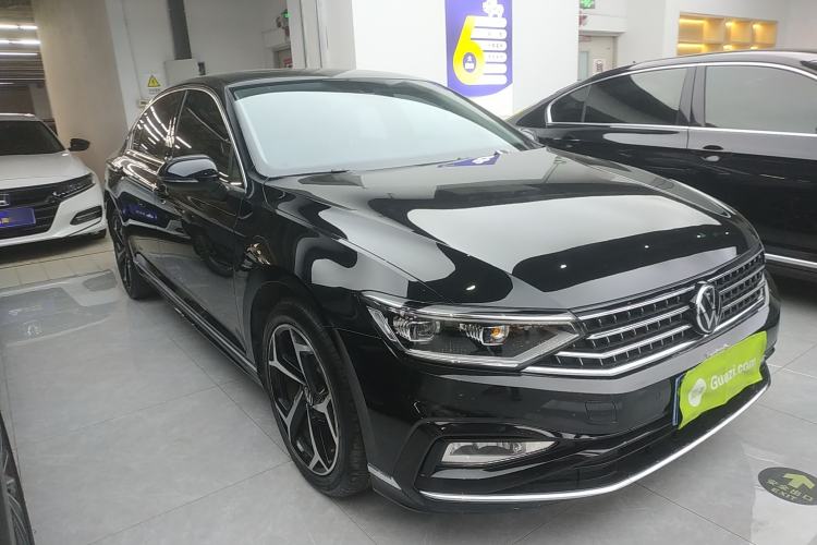 Used Volkswagen Magotan 2023 2 Million Units Limited Edition 330TSI DSG Leading Version
