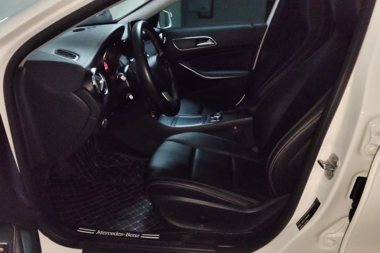 Used Mercedes-Benz GLA 2018 GLA 200 Fashion Model Left Front Seat