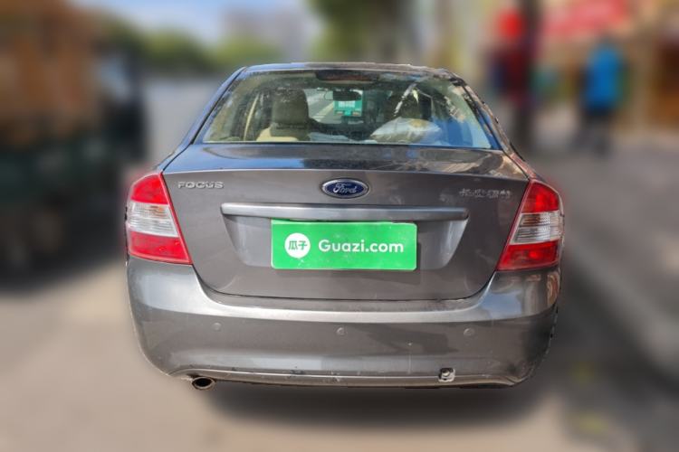 Used Ford Focus 2013 Sedan Classic 1.8L Manual Fashion Edition