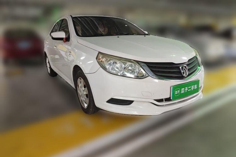 Used Baojun 630 2013 1.5L manual standard version
