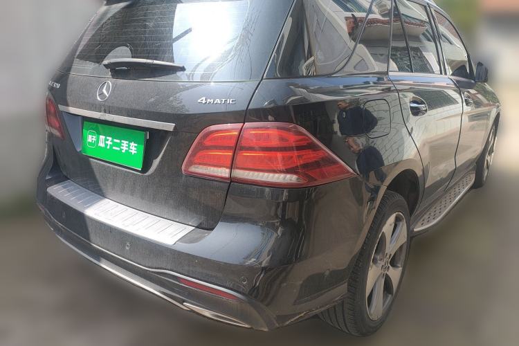 Used Mercedes-Benz GLE 2017 GLE 320 4MATIC Dynamic Model Rear Right 45 Deg