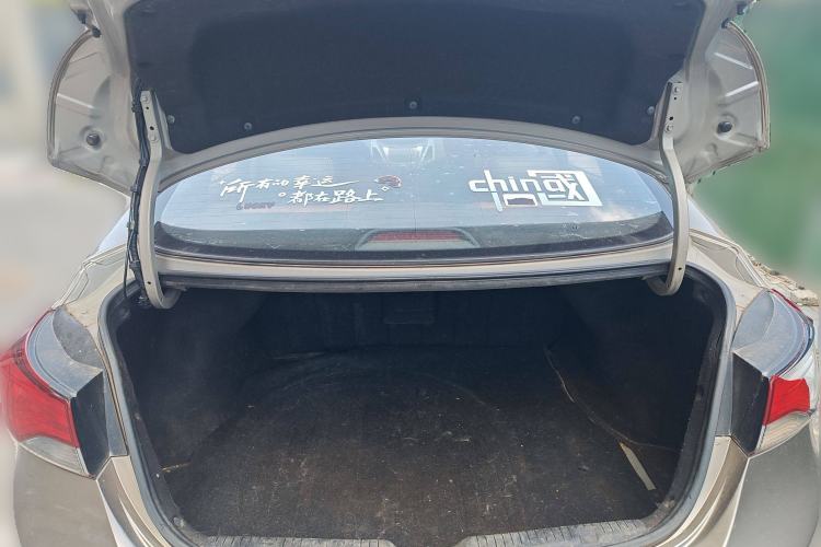 Used Hyundai Elantra (5th Generation / Langdong) 2016 1.6L Automatic Prestige Model Trunk