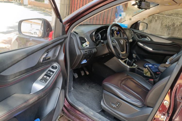 Used Baojun 560 2015 1.8L manual luxury version