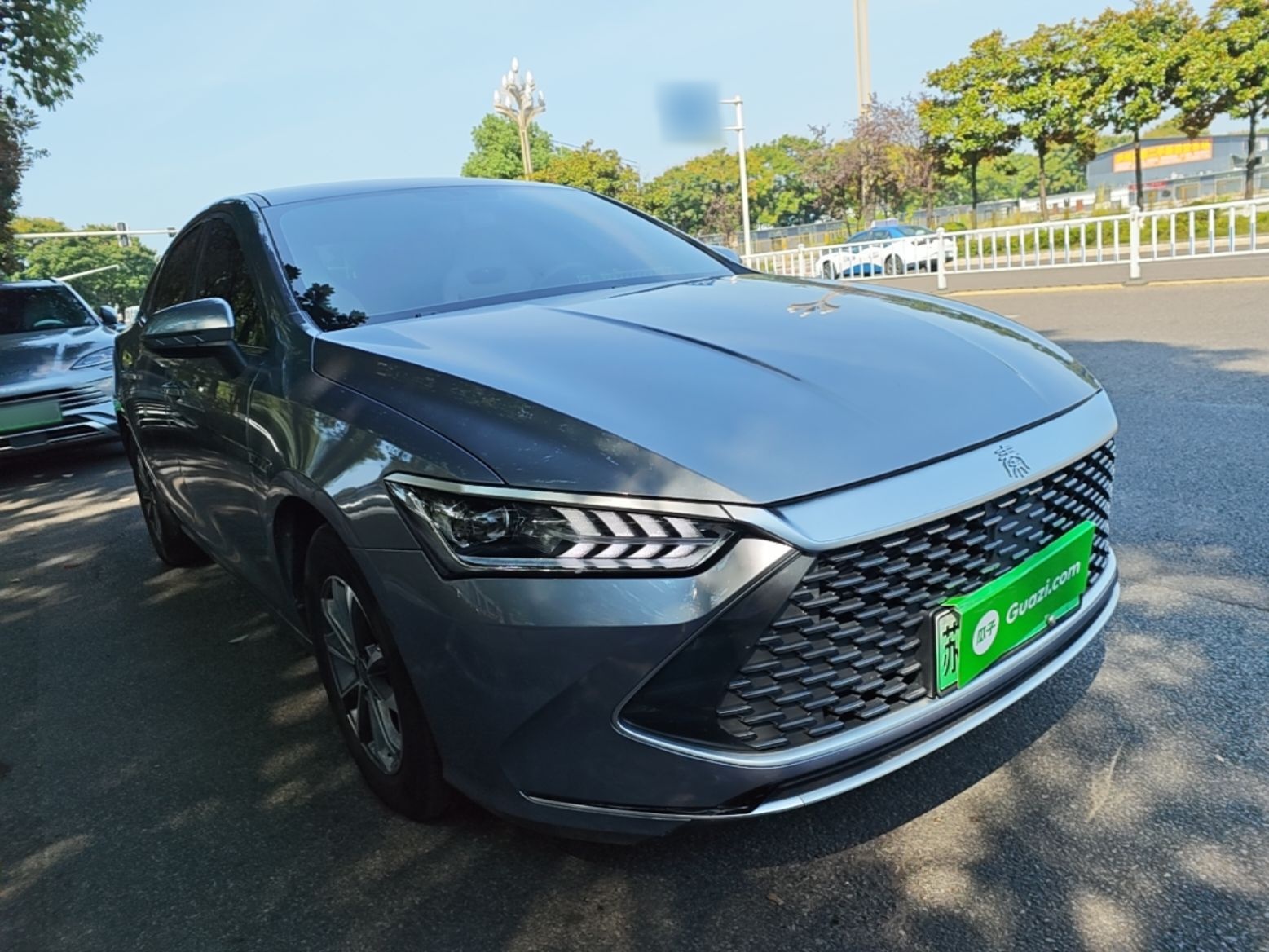 BYD Qin PLUS 2024 HONOR Edition DM-i 55KM Leading Model — снимка 3