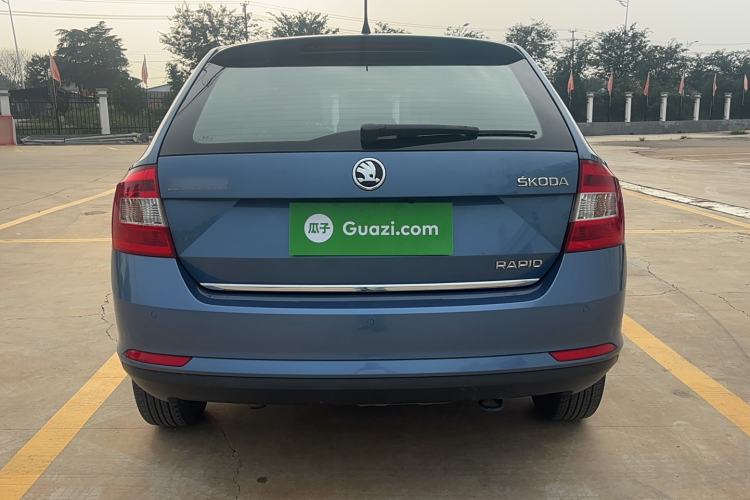 Used Skoda Rapid Spaceback 2014 1.6L Automatic Enjoyment Edition