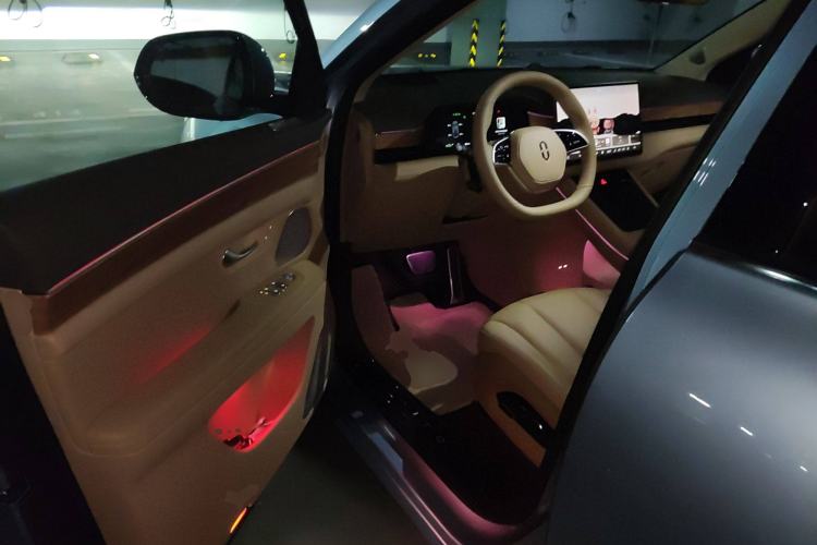 Used Hima AITO M7 2024 1.5T Rear-Drive Plus Version 5 Seats Driver Seat