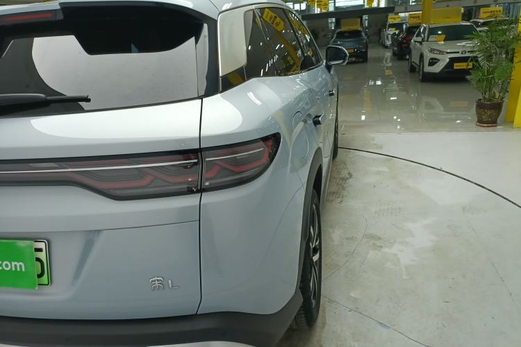 Used BYD Song L DM-i 2024 112 km Beyond Edition Exterior 3