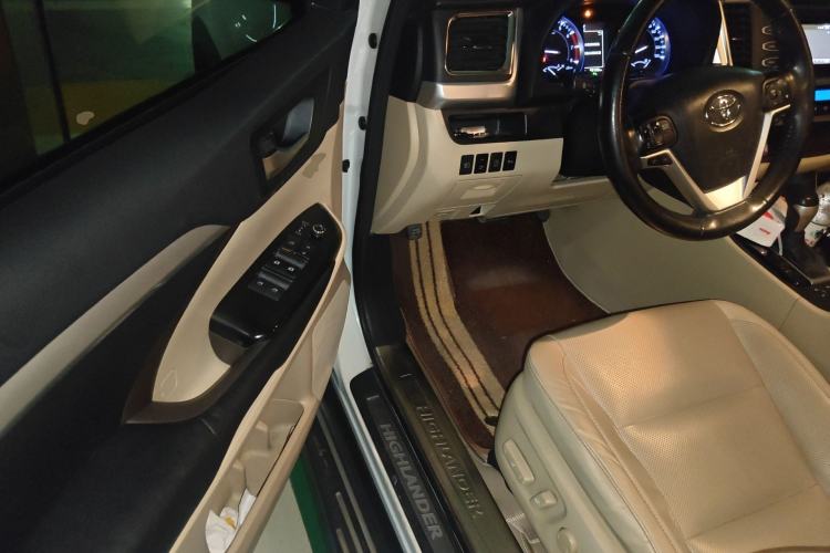 Used Toyota Highlander 2018 2.0T Four-Wheel Drive Luxury Edition 7 Seats China V Emission Standard
