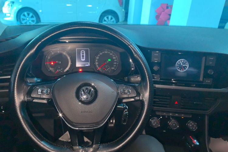 Used Volkswagen Bora 2020 1.5L Automatic Comfort Model Center Console