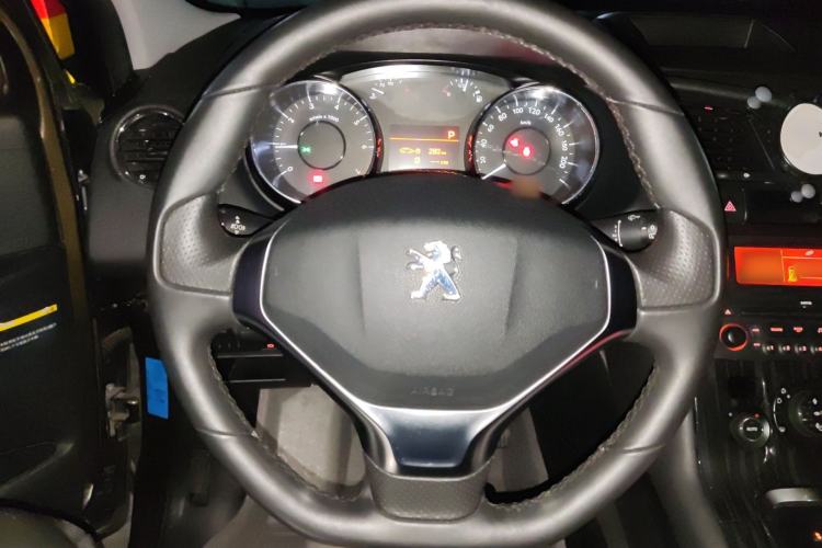 Used Peugeot 3008 2013 2.0L Automatic Trend Edition Steering Wheel