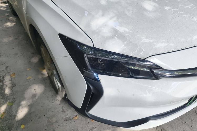 Used Buick Velite 6 2023 Revised Version 430 km Range – Commuter Edition Right Front Headlight