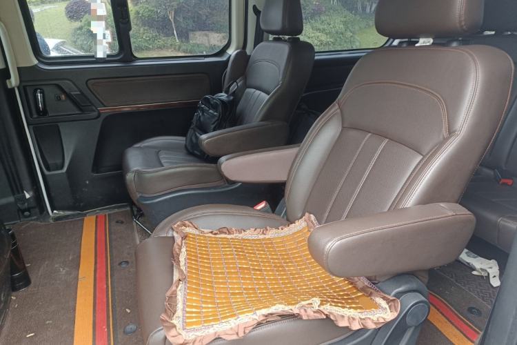 Used FORTHING Lingzhi PLUS 2021 2.0L Manual Standard Version CNG 7 Seats
