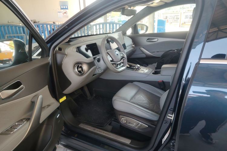 Used Denza N8 2023 Four-Wheel Drive Ultra-Hybrid Flagship Six-Seater Version