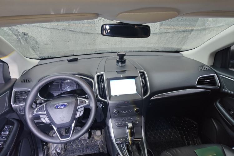 Used Ford Edge 2015 2.0T GTDi Two-Wheel-Drive High-Line Version