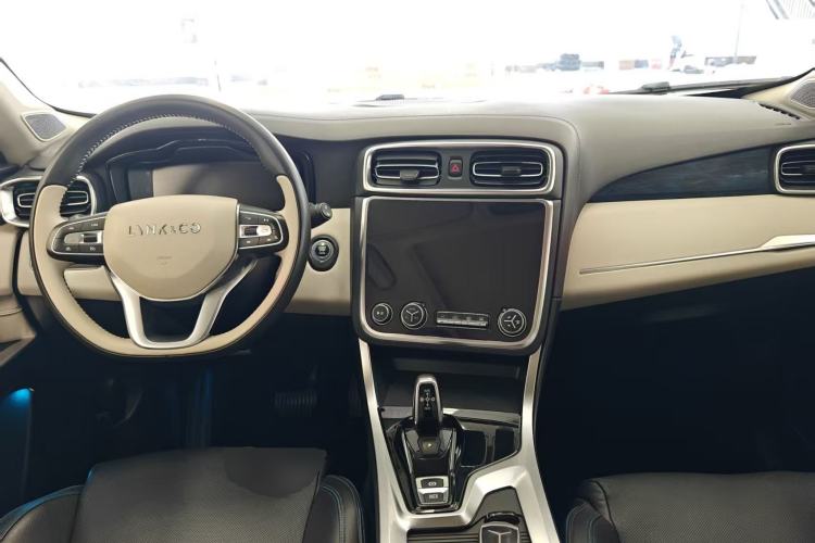 Used Lynk & Co 01 2019 2.0T Two-Wheel Drive Zhaopu Version China VI Standard
