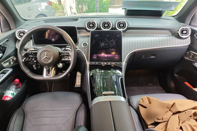 Used Mercedes-Benz GLC AMG 2024 AMG GLC 43 4MATIC Center Console