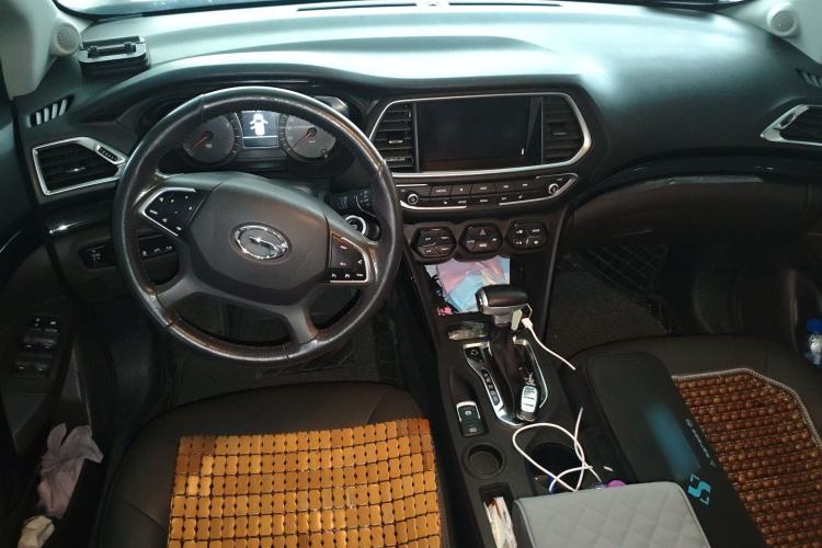 Used GAC Trumpchi GS4 2017 235T Automatic Two-Wheel Drive Luxury Smart Connectivity Version Center Console