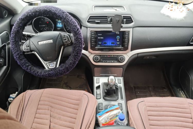 Used Haval H6 Coupe 2016 Blue Label 1.5T Manual Two-Wheel Drive Elite Model Center Console