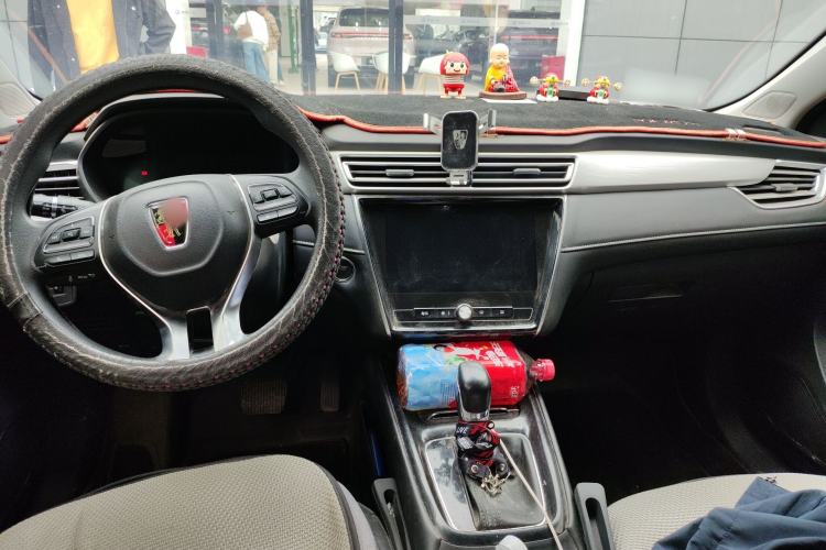 Used Roewe i5 2020 1.5L Automatic 4G Connect Luxury Flagship Edition
