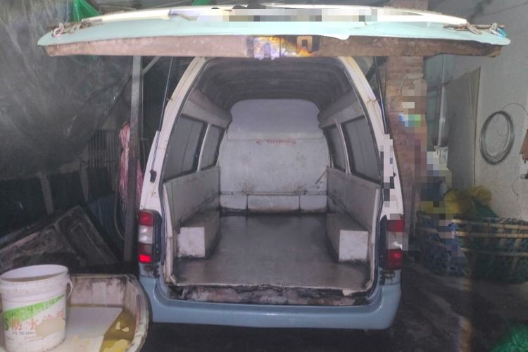 Used Foton Scenic 2014 2.0L Express Classic Short-Wheelbase High-Roof 4Y20M
