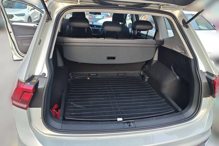 Used Volkswagen Tiguan L 2018 330TSI Automatic Two-Wheel Drive Luxury Edition
