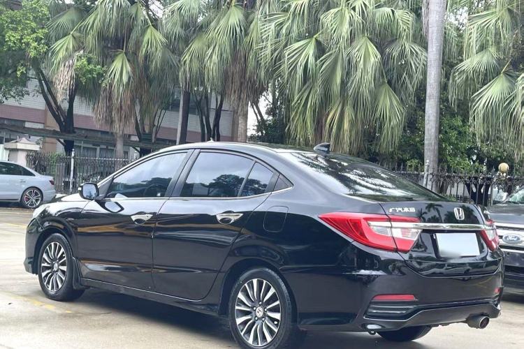 Used Honda Crider 2015 1.8L automatic comfort version Exterior 8