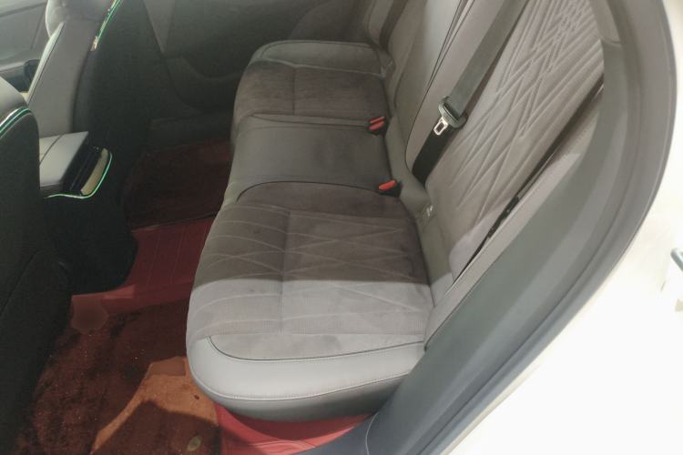 Used VOYAH PASSION 2024 PHEV Four-Wheel Drive Ultra-Long Range Flagship Model Left Rear Seat