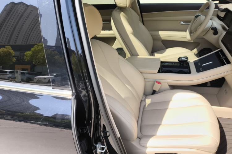 Used Hima AITO M7 2024 1.5T Intelligent Driving Rear-Drive Pro Version 5 Seats Ternary Lithium Battery Right Front Seat