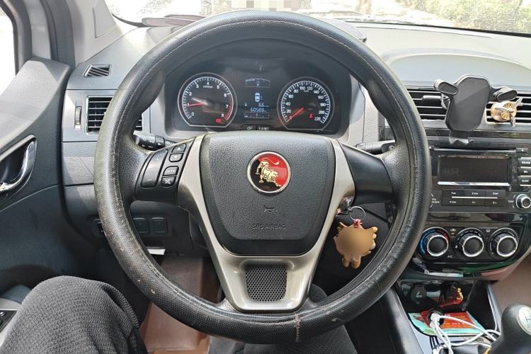Used FORTHING Joyear X5 2013 1.6L Manual Luxury Model China IV Standard
