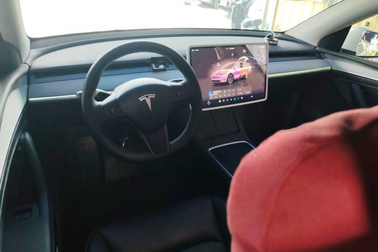 Used Tesla Model Y 2023 Rear-Wheel-Drive Version Center Console